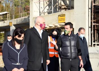 Private: Rindërtimi – Zbardhet vendimi i Gjykatës Administrative të Tiranës që zbulon abuzimin e Bashkisë së Tiranës në vendimet e prishjes së pallateve në Kombinat