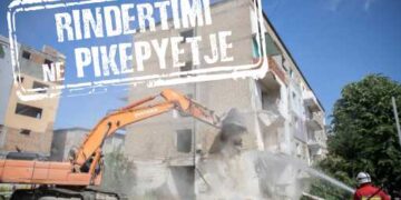 Rindërtimi – Banorët nën presion nga Bashkia Tiranë për të braktisur pallatin e planifikuar për t’u shembur