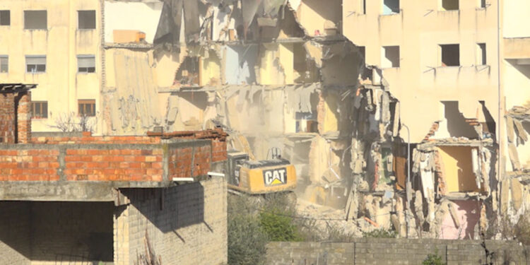 Prishja e pallatit në rrugën ”Myslym Keta”, si u vendos gjykata përballë faktit të kryer