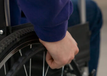 Ambienti i ri për paraplegjikët dhe tetraplegjikët: Bashkia Tiranë shpërfill vendimin e Gjykatës për ekzekutim të menjëhershëm dhe vazhdon me zvarritjet e radhës