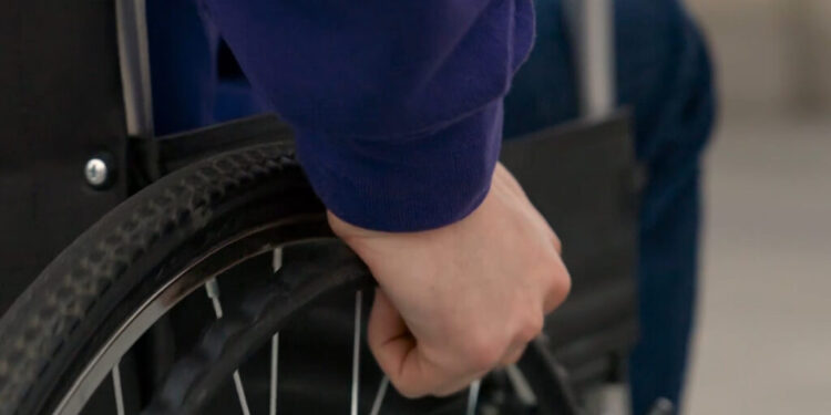 Ambienti i ri për paraplegjikët dhe tetraplegjikët: Bashkia Tiranë shpërfill vendimin e Gjykatës për ekzekutim të menjëhershëm dhe vazhdon me zvarritjet e radhës