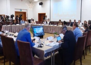 OSBE: Institucionet publike shqiptare duhet t’i krijojnë medias hapësirën e nevojshme që të funksionojë pa pengesa