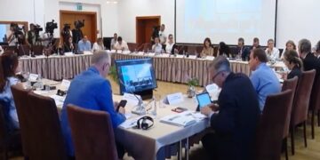 OSBE: Institucionet publike shqiptare duhet t’i krijojnë medias hapësirën e nevojshme që të funksionojë pa pengesa