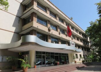 Fushatë pushimesh nga puna në RTSH. Trajtim çnjerëzor i punonjësve të medias publike.