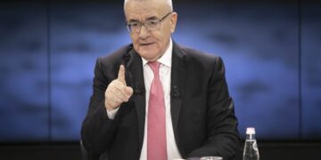 Ylli Rakipi fiton betejën ligjore: Gjykata deklaron fajtor Vladimir Muçajn­, drejtuesin e faqes Newsalbania.al, për shpifje ndaj gazetarit