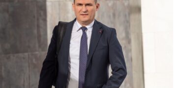 Komiteti i të Drejtave të Njeriut në OKB refuzon kërkesën nga Kreu i SPAK për të hequr masat e përkohshme për pezullimin e ndërhyrjeve në materialet e sekuestruara prej gazetarit Elton Qyno