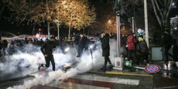 Mbyllet gjyqi maratonë pas 30 seancash me pafajësinë e 8 të akuzuarve për dhunë dhe pengim trafiku gjatë protestës që pasoi vrasjen e Klodian Rashës