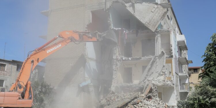 Beteja ligjore e të prekurve nga procesi i Rindërtimit rrëzoi mitin se administrata është e pathyeshme nga pushteti gjyqësor