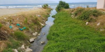 Kur Qeveria s’ka ç’ti bëjë gomerëve të Bashkisë për trajtimin e ujërave të ndotur dhe i bie samarëve të sipërmarrësve të rregullt