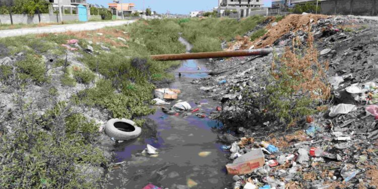 Zhvillohet seanca e parë për çështjen e ujërave të ndotura: Udhëzimi i miratuar për menaxhimin e tyre dëmton konsumatorin dhe shmang përgjegjësinë nga pushteti lokal dhe Ujësjellës Kanalizimet