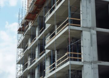 Bashkia Tiranë tenton një tipologji të re abuzimi me procesin e rindërtimit. Gjykata e bllokon.