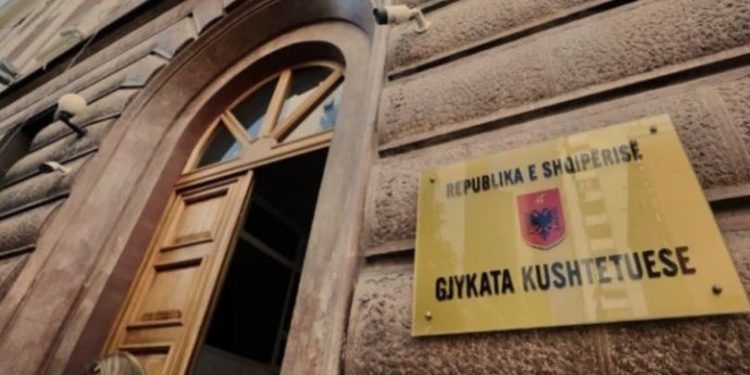Fitore për lirinë e shprehjes: Gjykata Kushtetuese i jep të drejtë gazetarit Elton Qyno përballë pushtetit të SPAK